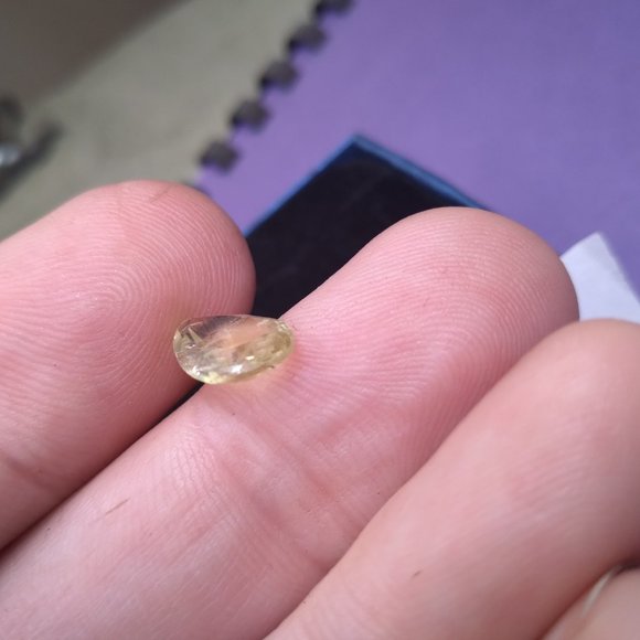 Imported YELLOW Topaz 2.200 CTW - Picture 4 of 5